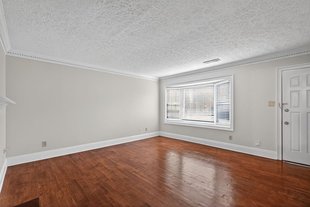 Building Photo - 898 Chippendale Ln