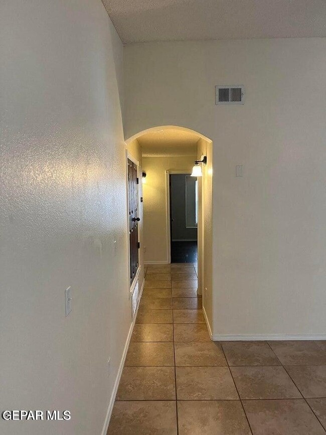 Building Photo - 7105 Falling Leaf Cir