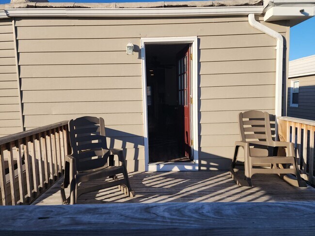 Deck - 6107 Danville Ave