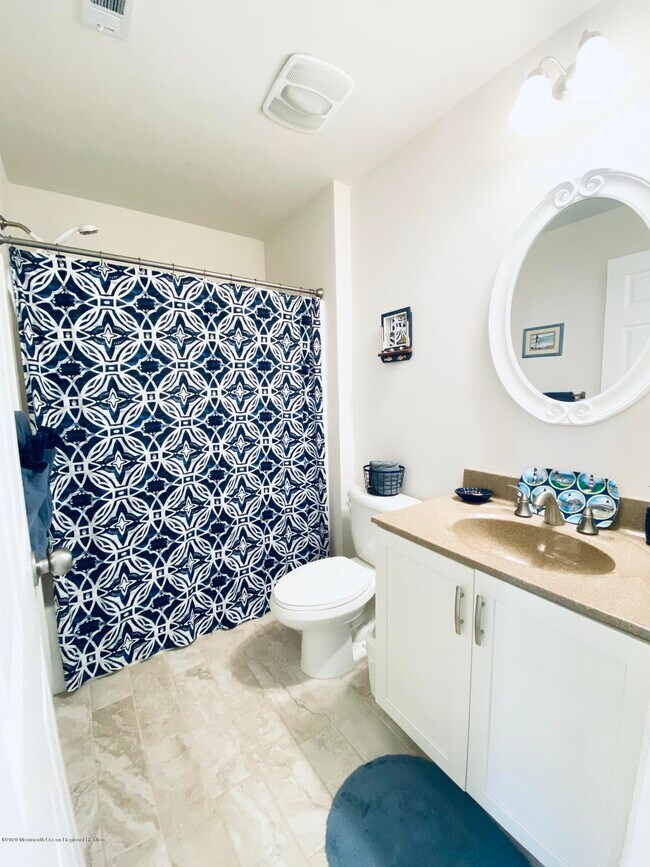 Building Photo - 1402 C St