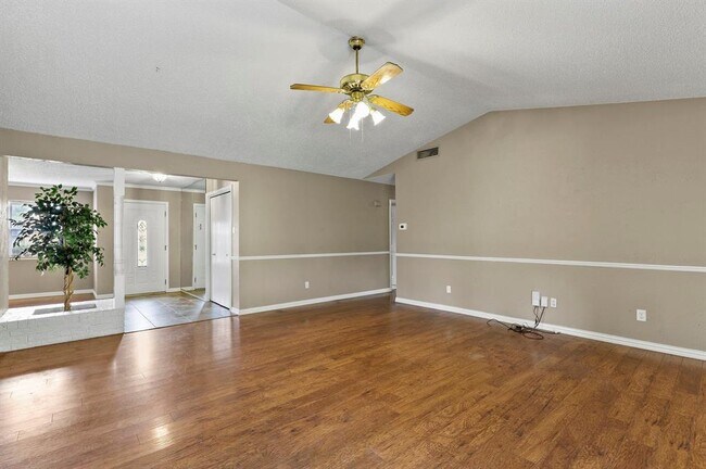 Building Photo - 1713 Richland Dr