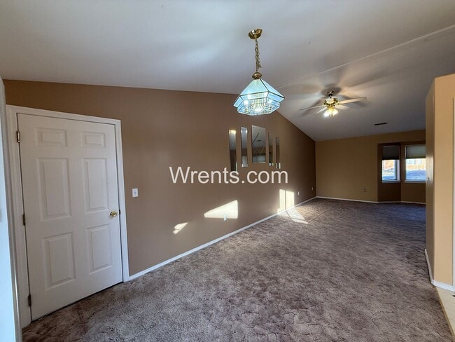 Building Photo - Welcome to this charming 2 bed, 2 bath rancher in Airway Heights!