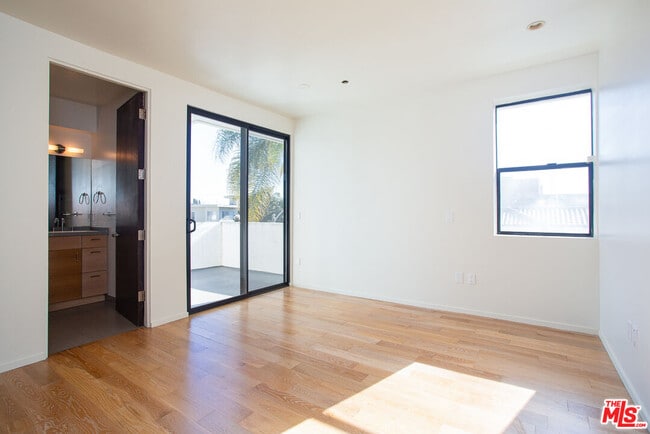 Building Photo - 8639 Whitworth Dr