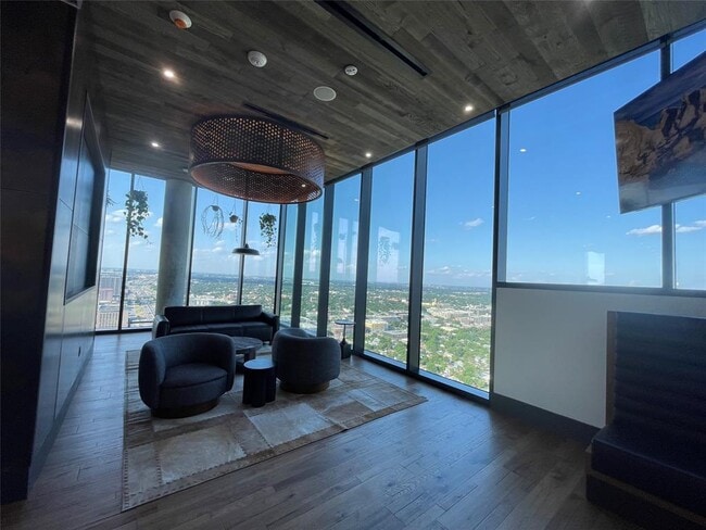 Building Photo - 84 East Ave