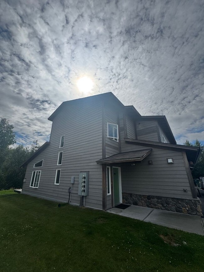 Building Photo - Timber Ridge Townhome