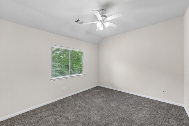 Building Photo - 2519 Fair Oak St