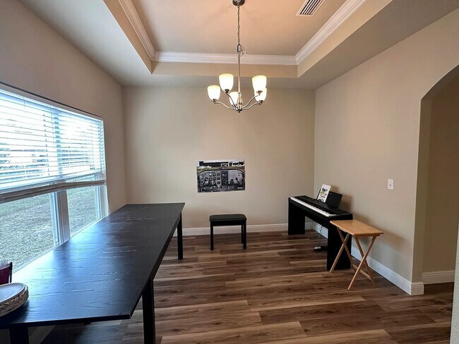 Building Photo - 8746 Bradfield Dr