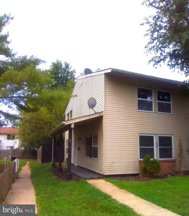 Primary Photo - 25 Medford Ct