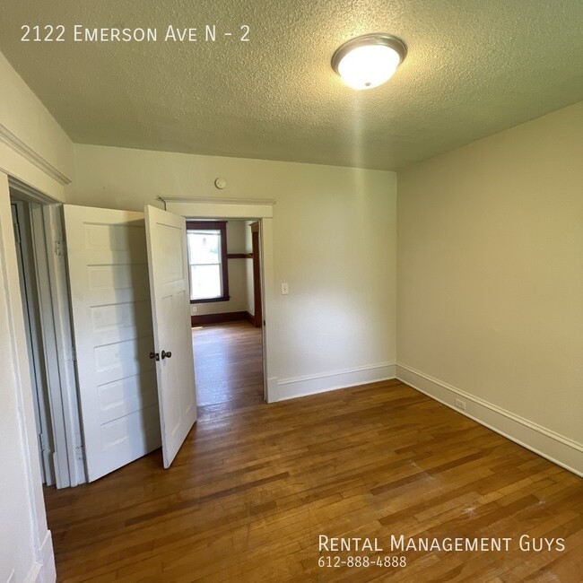 Building Photo - Nice Upper level 2 Bedroom!