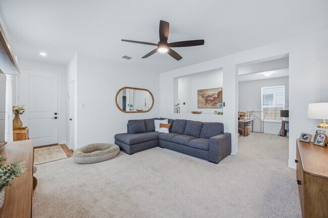 Building Photo - 15307 Oceanus Dr