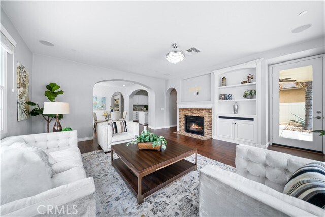 Building Photo - 46239 Lone Pine Dr