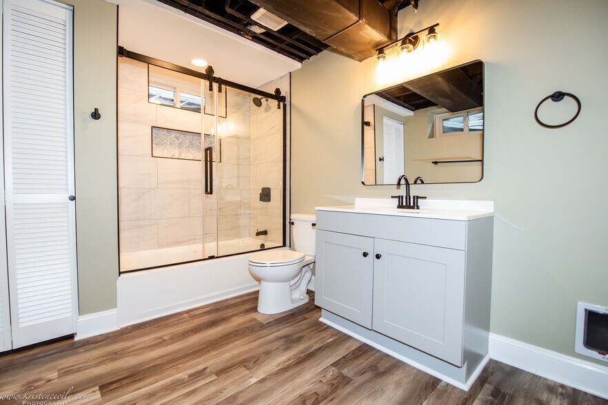 Building Photo - 123 Haines Ave