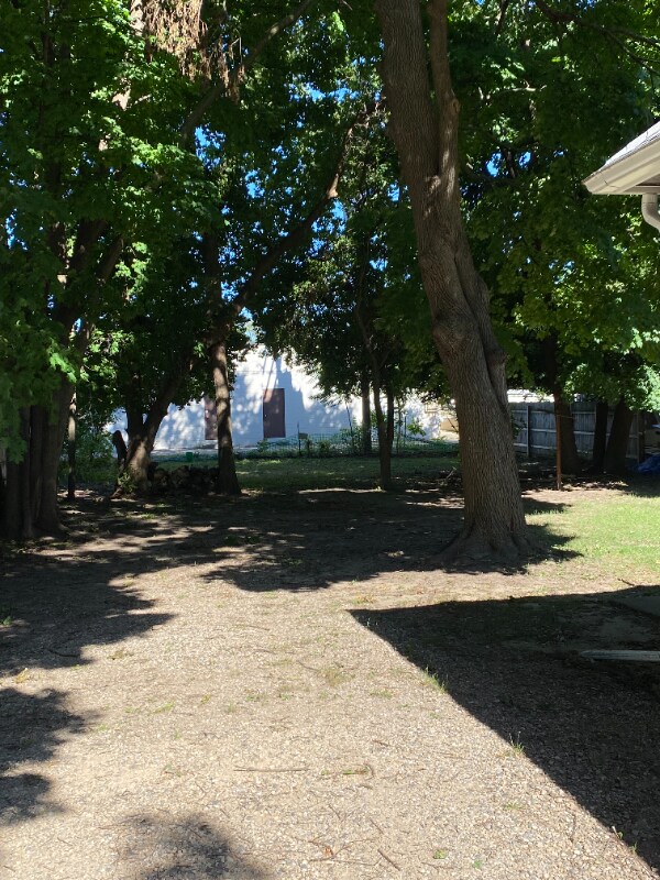 Building Photo - 1015 S Arnold St