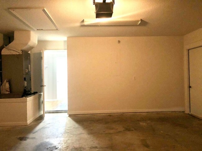 Building Photo - Wonderful 3/2 home in ORLANDO - GOLF COURS...