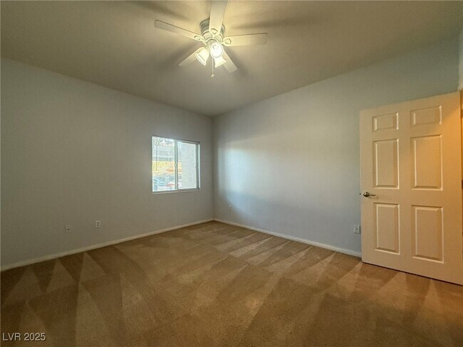Building Photo - 7701 W Robindale Rd