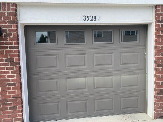 Building Photo - Shelby Township, 1st Floor Access!  2 Bedrooms, 2-Baths, att. Garage