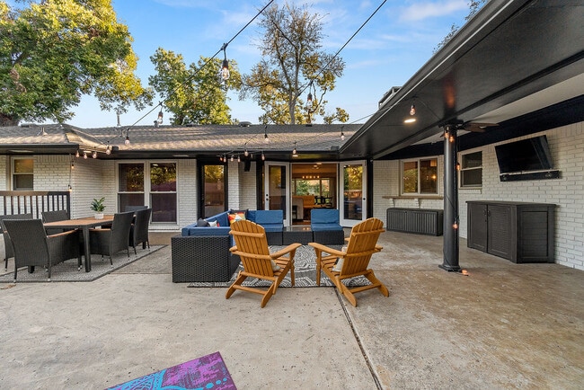 Building Photo - 7425 Kenshire Ln
