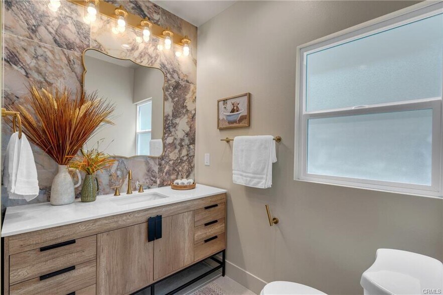 Building Photo - 1123 E Ocean Blvd