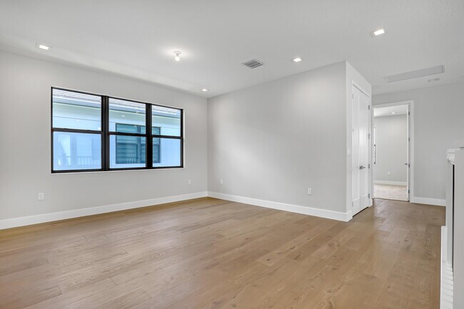Building Photo - 13025 Feathering Wy