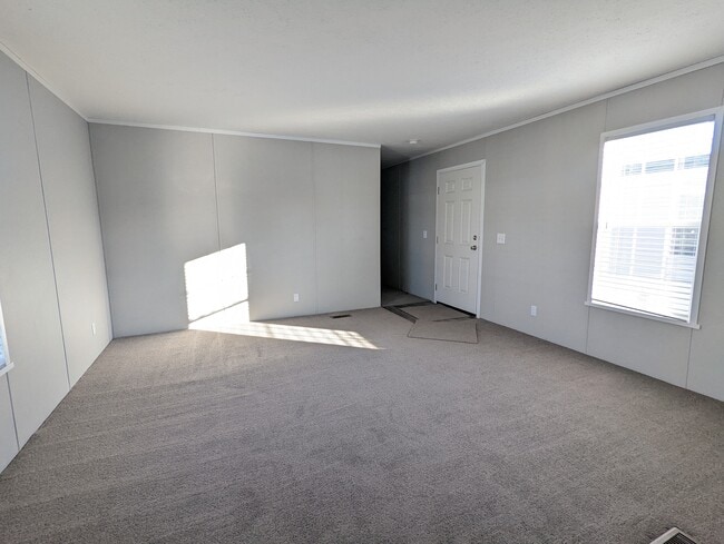 Building Photo - 584 Delaware