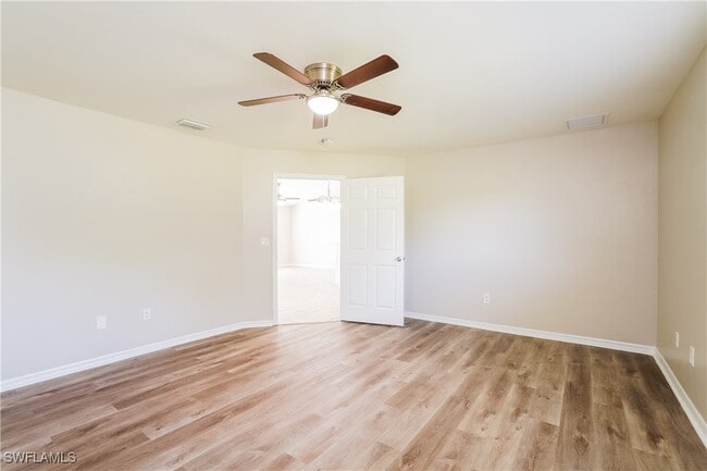 Building Photo - 820 SW 11th Ct