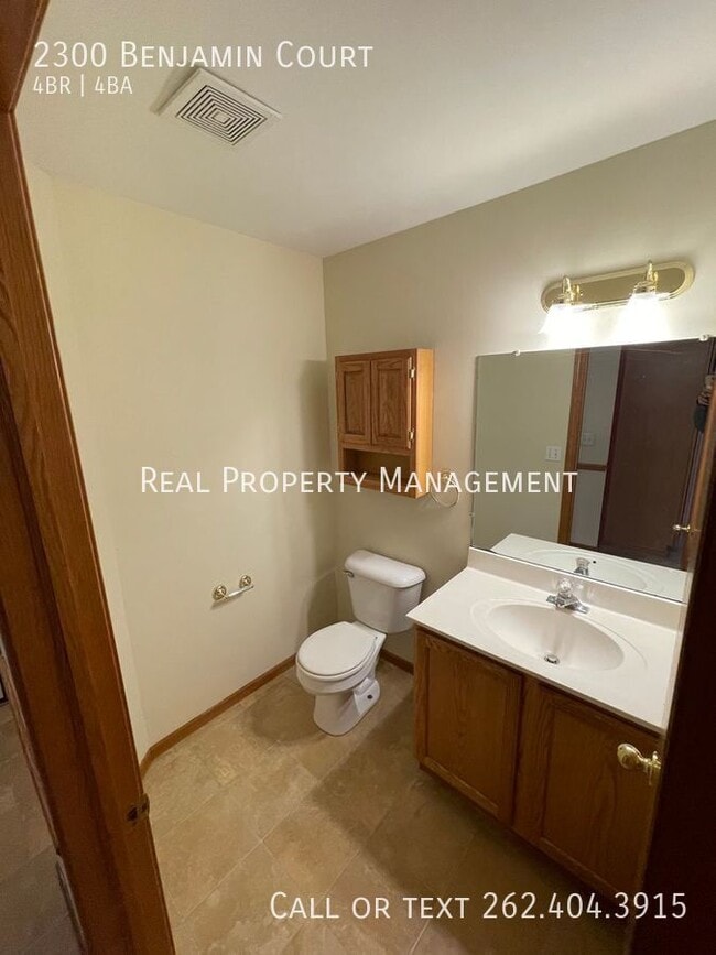 Building Photo - 2300 Benjamin Ct