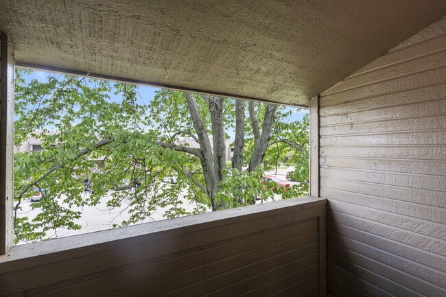 Building Photo - 1711 E Walnut Lawn St