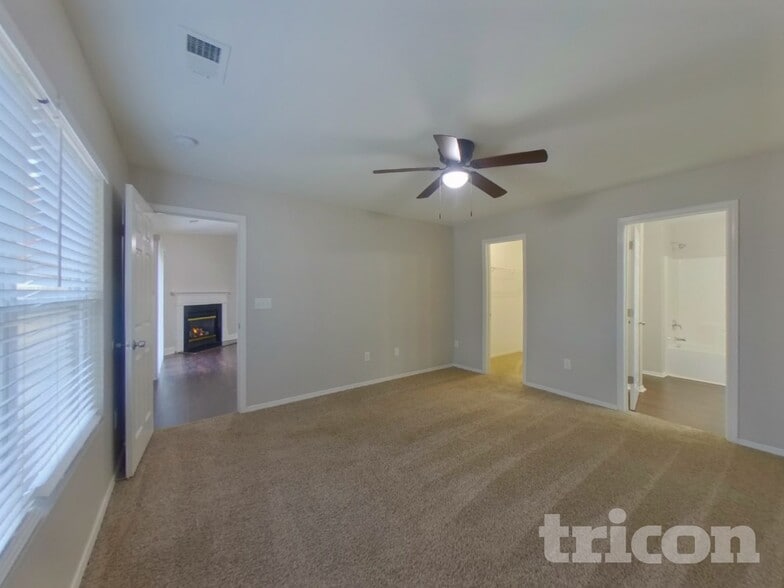 Building Photo - 4116 Larkhaven Village Dr