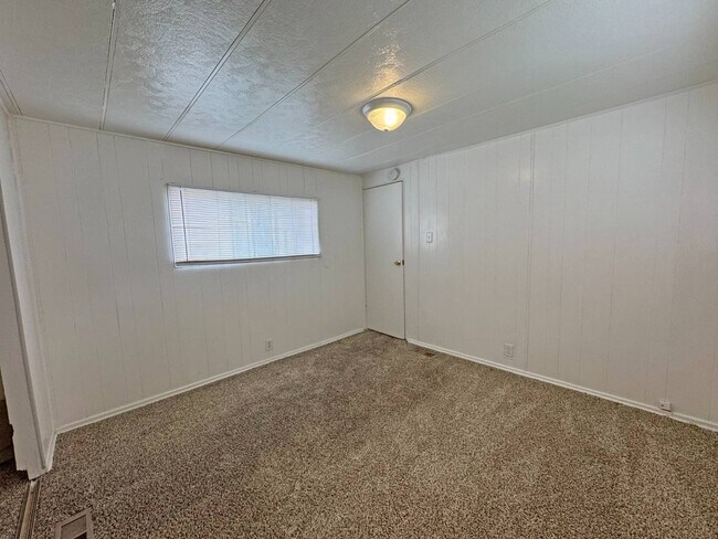 Building Photo - 70210 CA-111