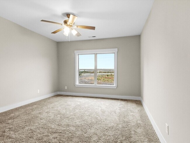 Building Photo - Enjoy privacy and seclusion while still being in Athens City!