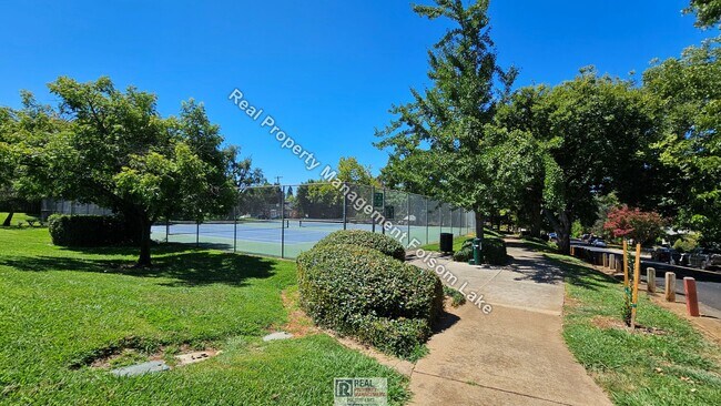 Building Photo - 2 Bedroom 1 Bath in Historic Folsom