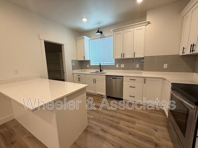 Building Photo - 1294 E 1640 S