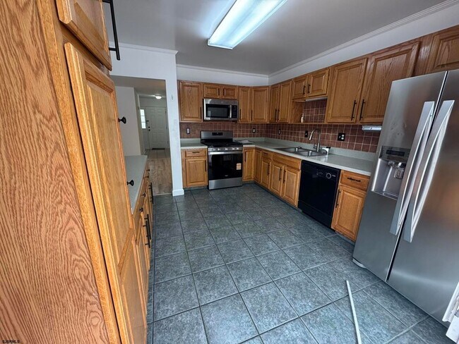 Building Photo - 10 Starboard Ct