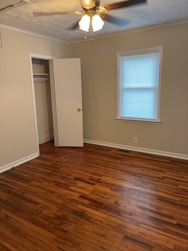 Building Photo - 220 Mauldin St