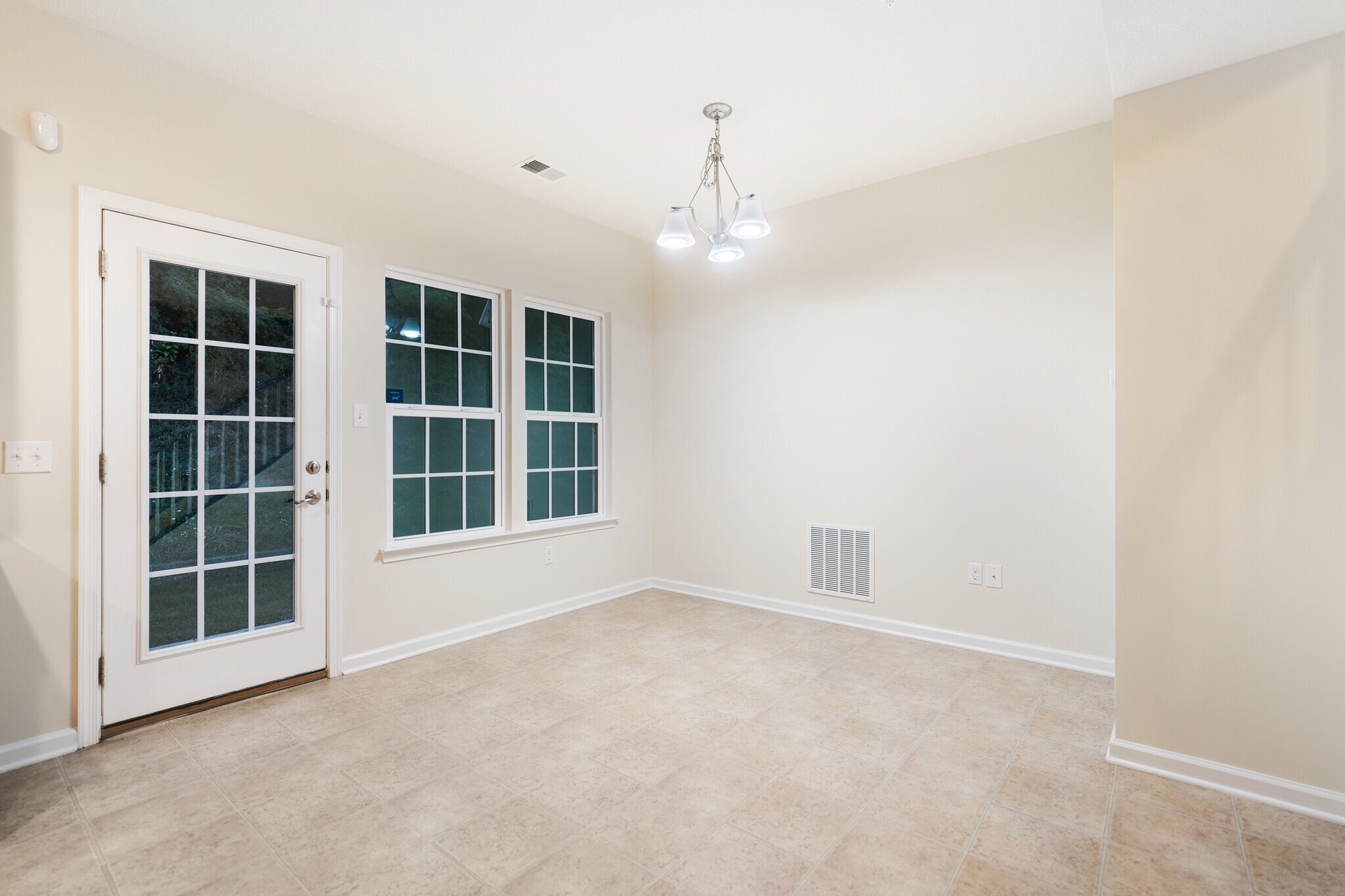 Building Photo - 8042 Hinsdale Ln