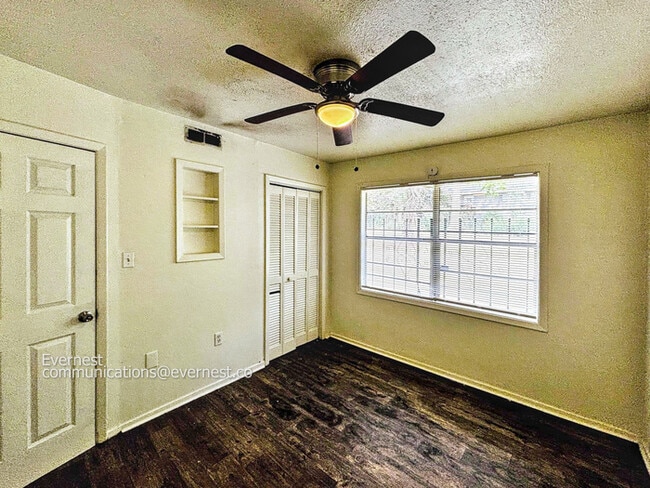 Building Photo - 2740 Teresa Dr