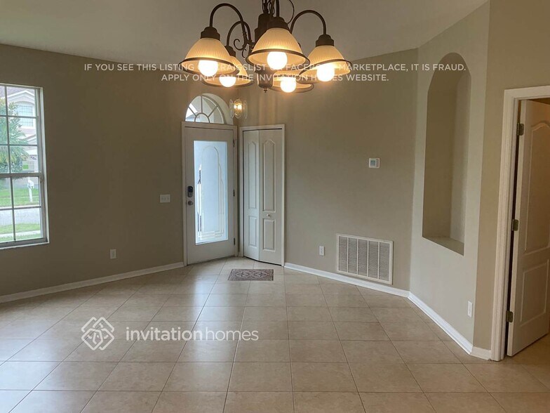 Building Photo - 4517 Mapletree Loop