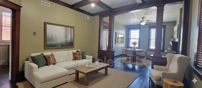 Building Photo - 3421 Iowa Ave