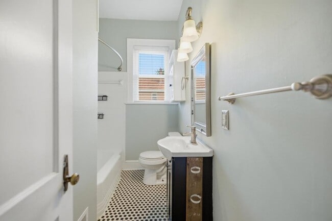 Building Photo - 108 Cullum St