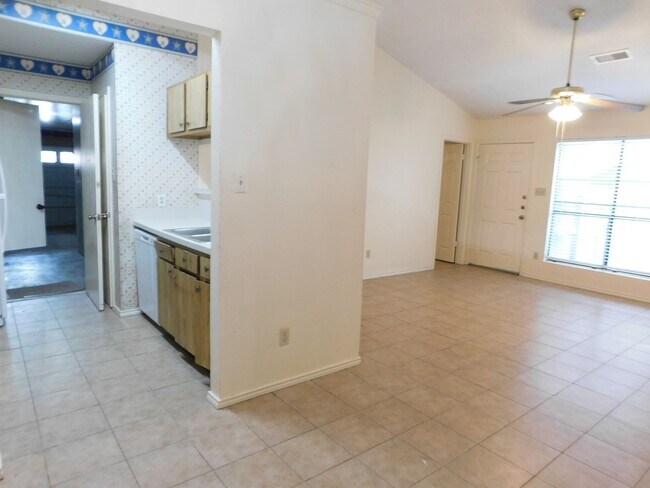 Building Photo - Stockton Properties  ( 2025/27 Redwing Way )