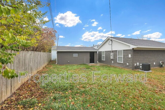 Building Photo - 1734 Eastfield Dr N