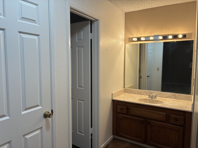 Building Photo - 3400 Sullivan Ct