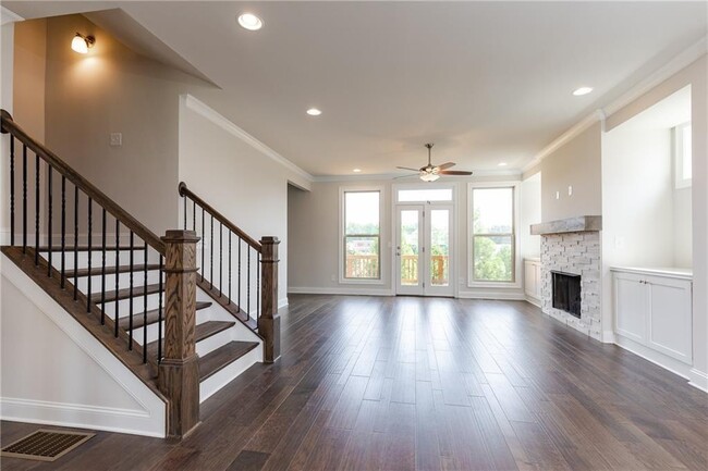Building Photo - 7826 Laurel Crest Dr