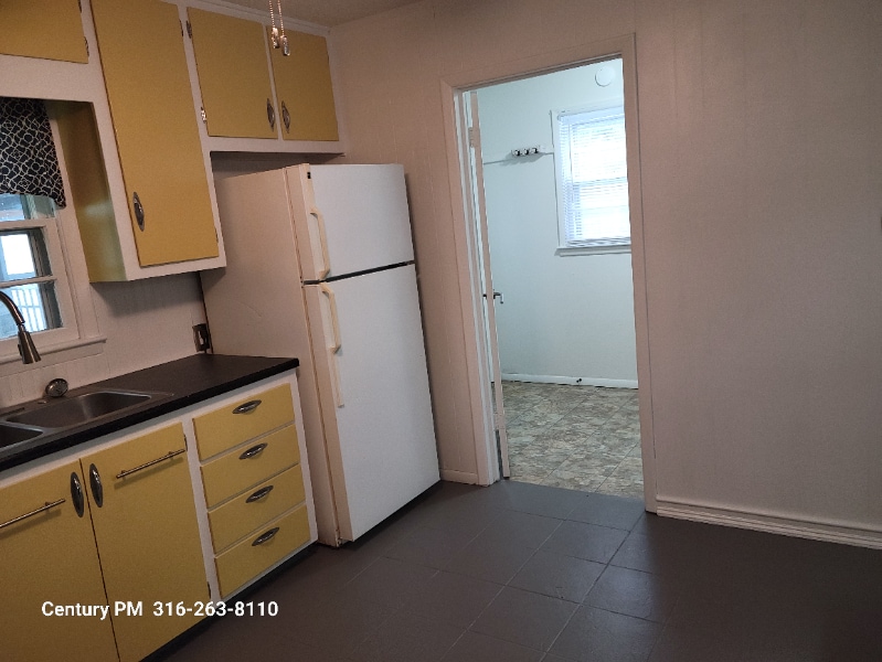 Building Photo - 5941 E Bellaire Ave