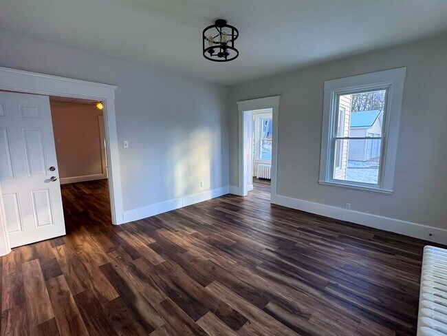 Building Photo - 39 Allen St