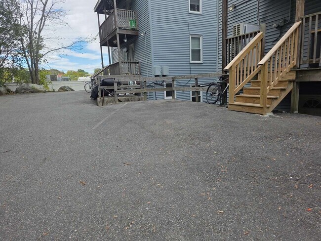 Building Photo - 574 Washington St