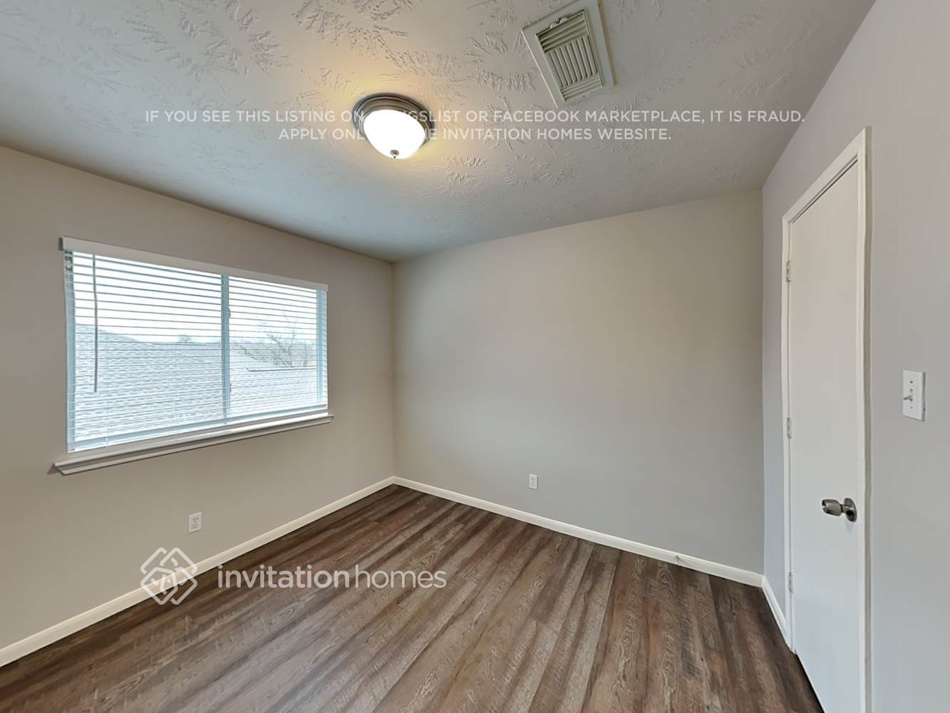 Building Photo - 11223 S Country Club Green Dr