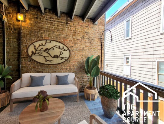 Building Photo - 1102 W Wellington Ave