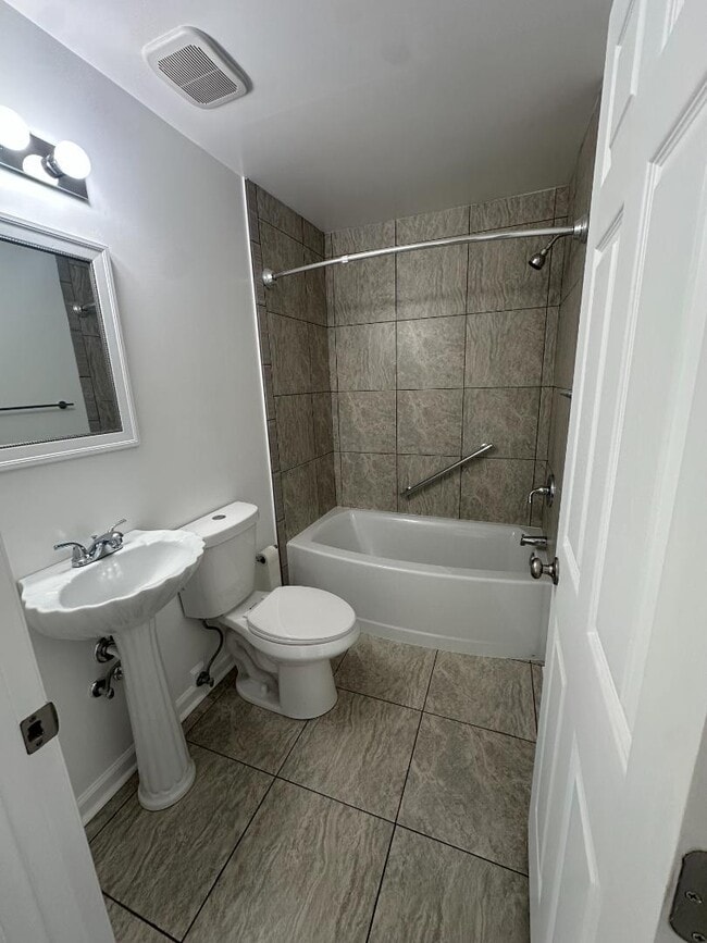 Building Photo - 1468 Bristol Caverns Hwy