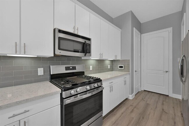 Building Photo - 91 Aventura Pl